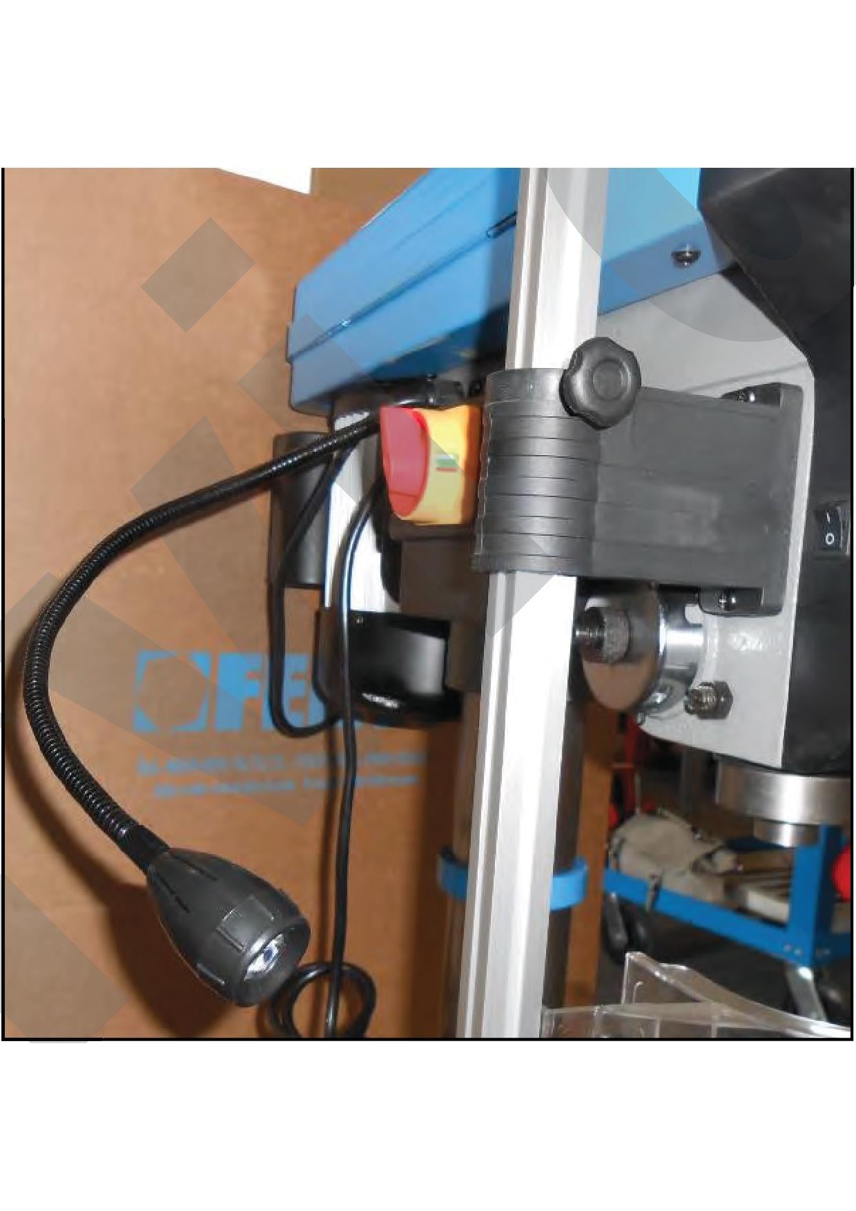 Fervi 0242 - Trapano da banco con trasmissione a cinghia e misuratore digitale di profondità