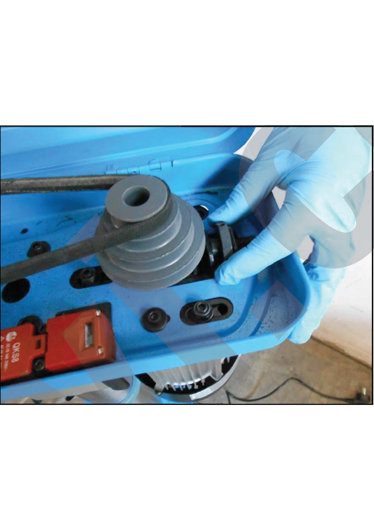 Fervi 0242 - Trapano da banco con trasmissione a cinghia e misuratore digitale di profondità