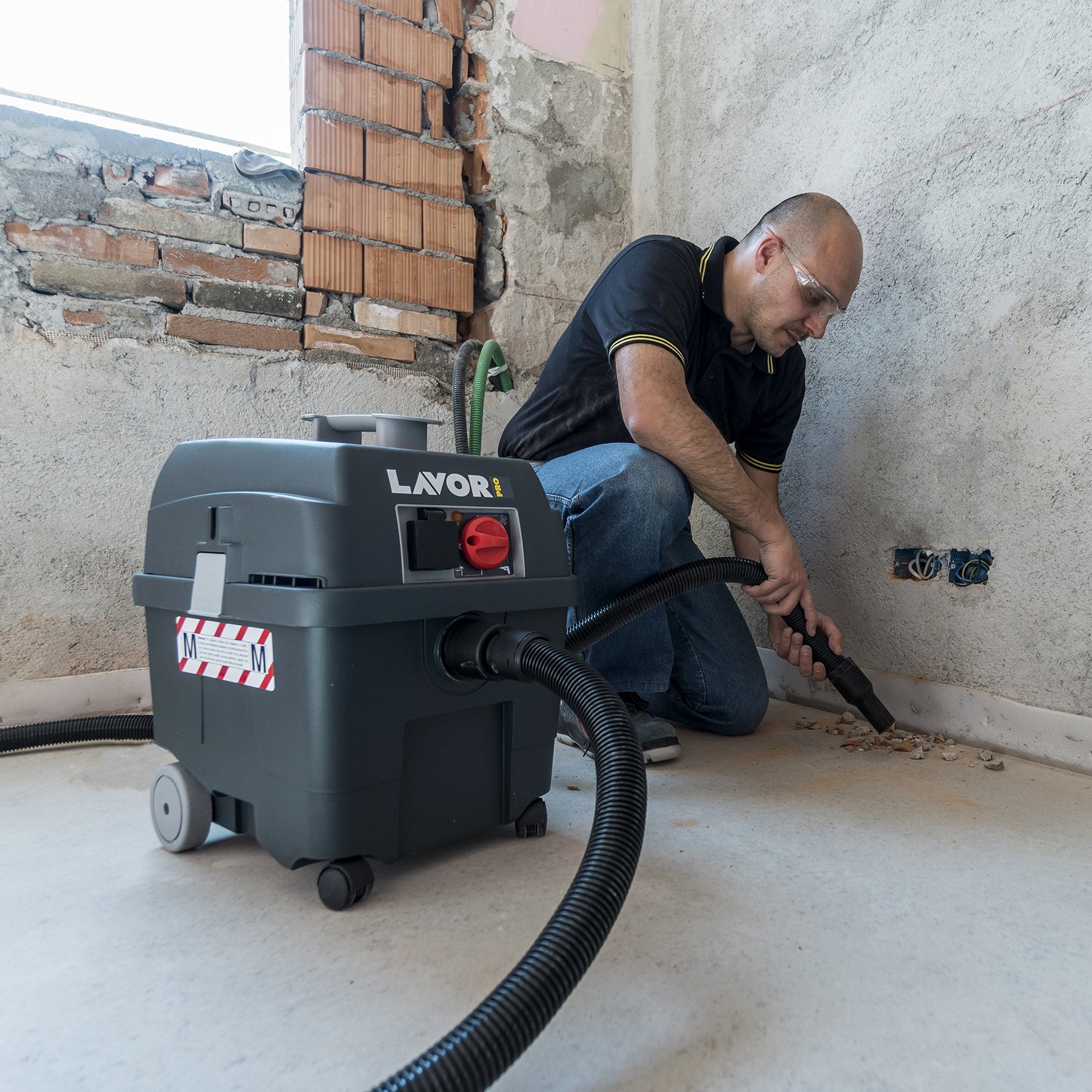 Aspirapolvere Aspiraliquidi Lavor PRO WORKER EM specifico per EDILIZIA