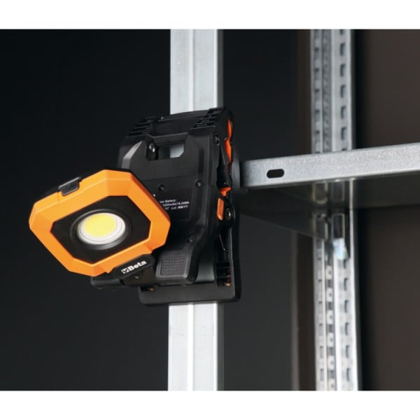 Beta 1838CLAMP - Faretto a pinza ricaricabile, 4 intensità luminose, orientabile, ricarica USB