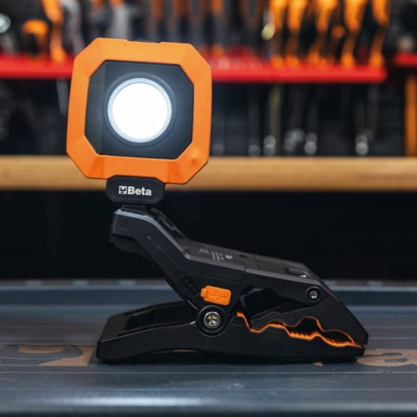 Beta 1838CLAMP - Faretto a pinza ricaricabile, 4 intensità luminose, orientabile, ricarica USB