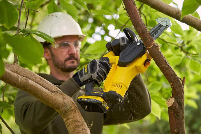 Stanley SFMCPS415D1-QW - Sega per potatura a batteria 18V - 1 x 2Ah