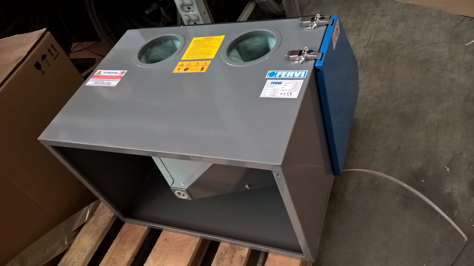 Fervi 0487 - Sabbiatrice da banco a cabina completa di pistola e guanti