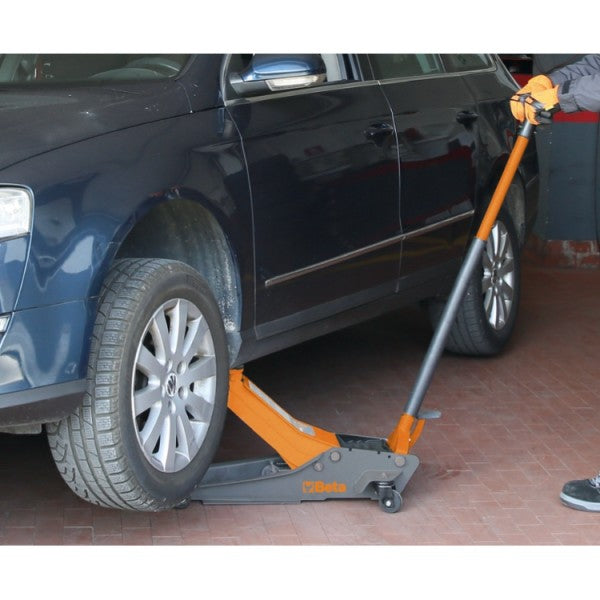 Beta 3029/2T - Sollevatore idraulico / cric ribassato a 4 ruote da 2 tonnellate