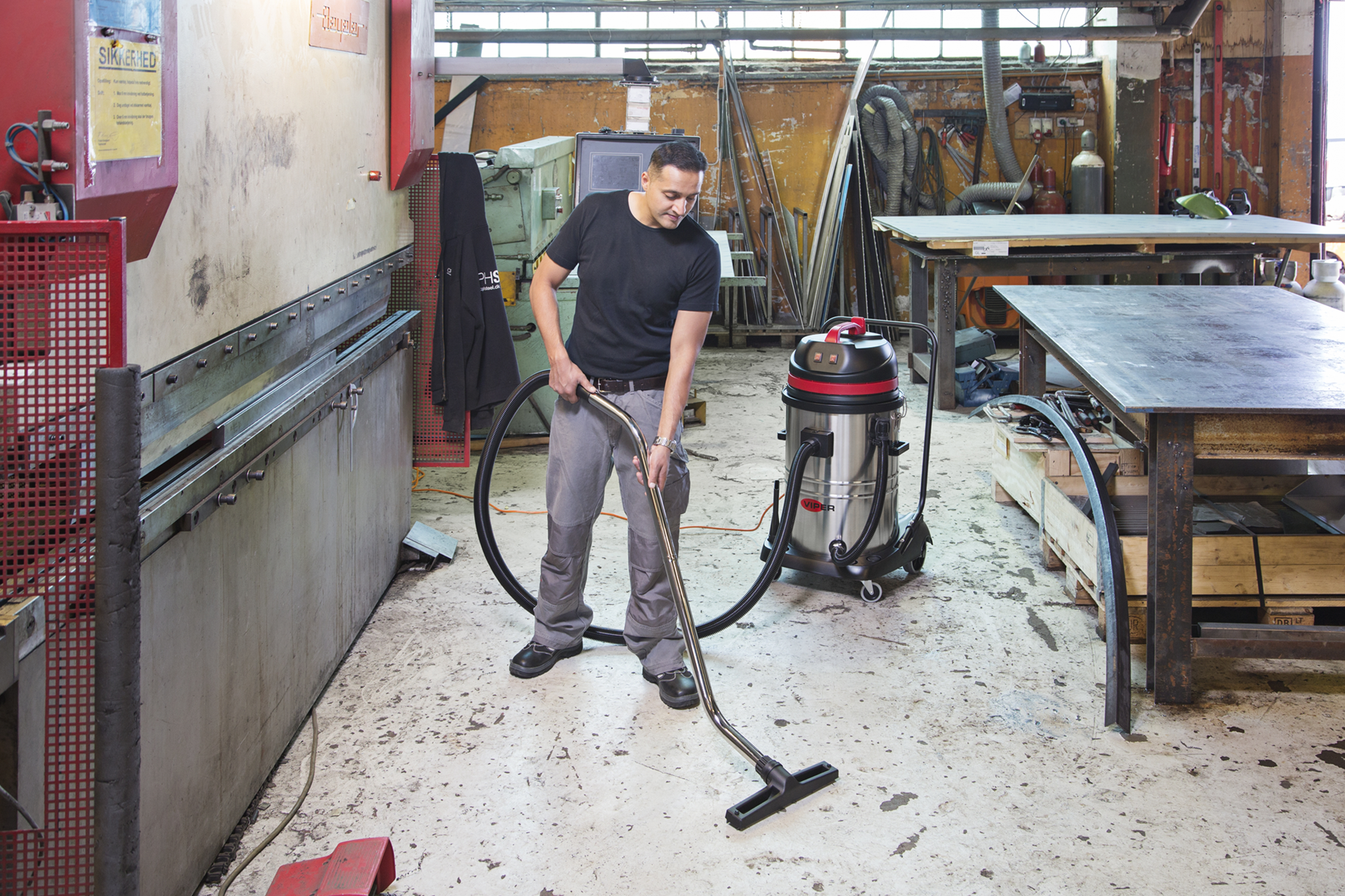 Nilfisk LSU375-EU  - Aspiratore professionale per solidi e liquidi ad alta potenza