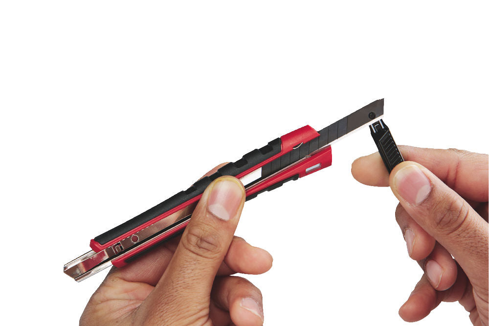 Milwaukee 48221960 - Taglierino / Cutter con lama da 9 mm
