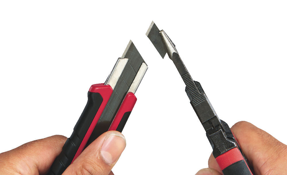 Milwaukee 48221961 - Taglierino cutter con lama a settori 18 mm