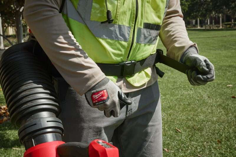 Milwaukee M18 F2BPB-124 - Soffiatore soffiafoglie spalleggiato a doppia batteria 2 x 18V 12Ah