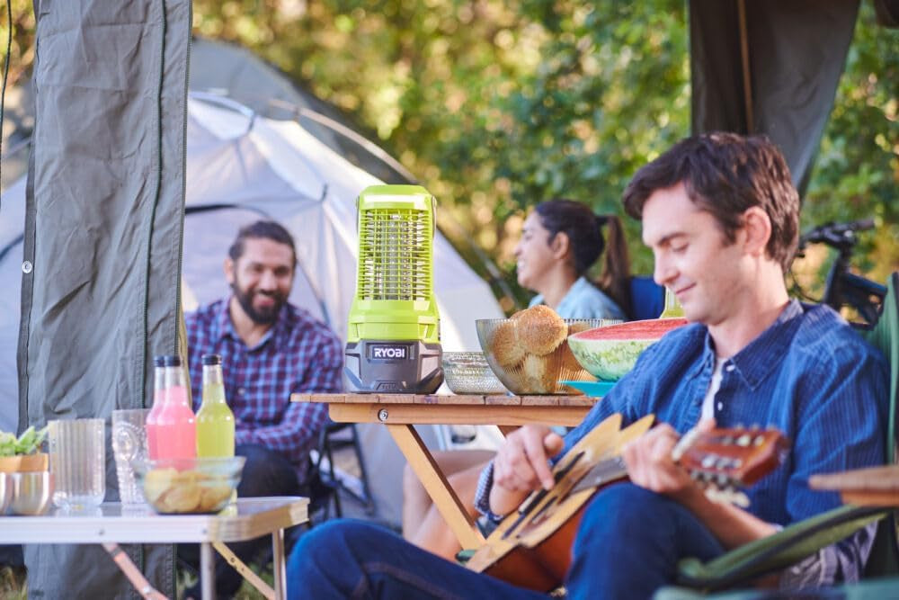 Ryobi RY18BZA-0 - Lanterna insetticida a batteria 18V - solo corpo 