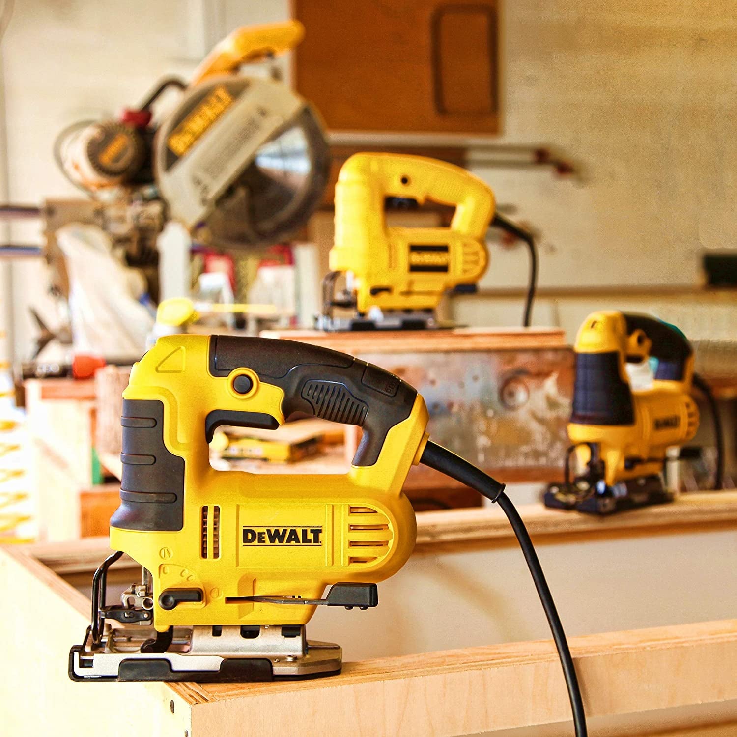 Dewalt DWE349 - Seghetto alternativo - 550 W - Taglio max legno 85 mm