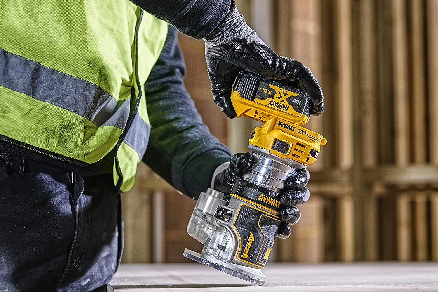 Dewalt DCW604NT-XJ