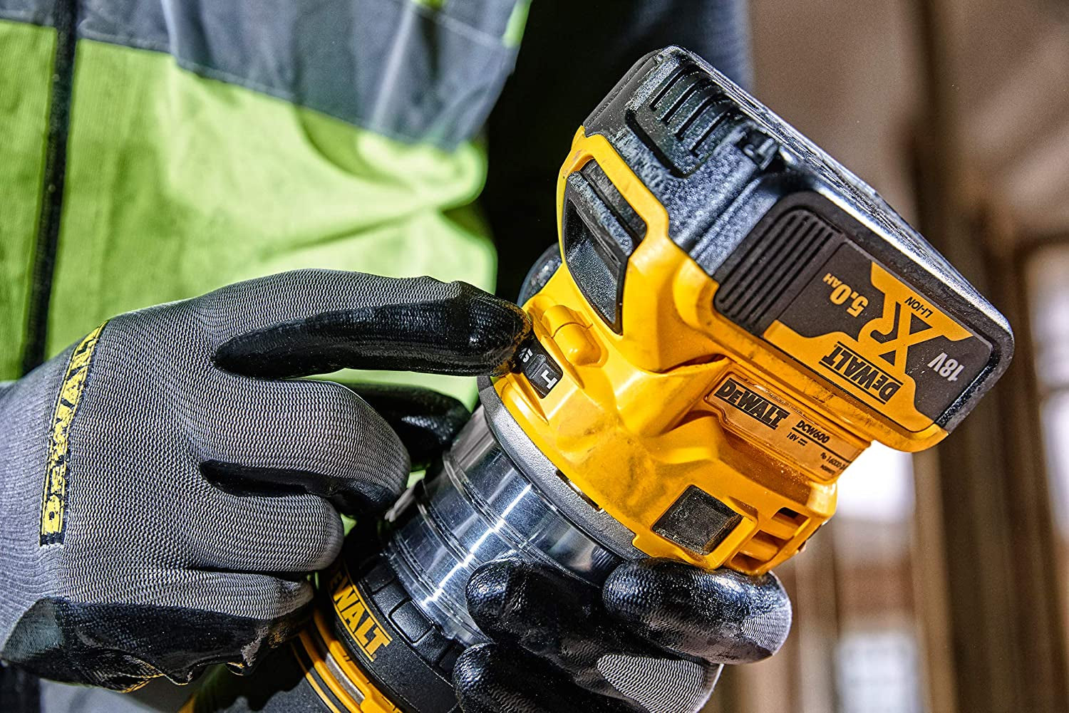 Dewalt DCW604NT-XJ
