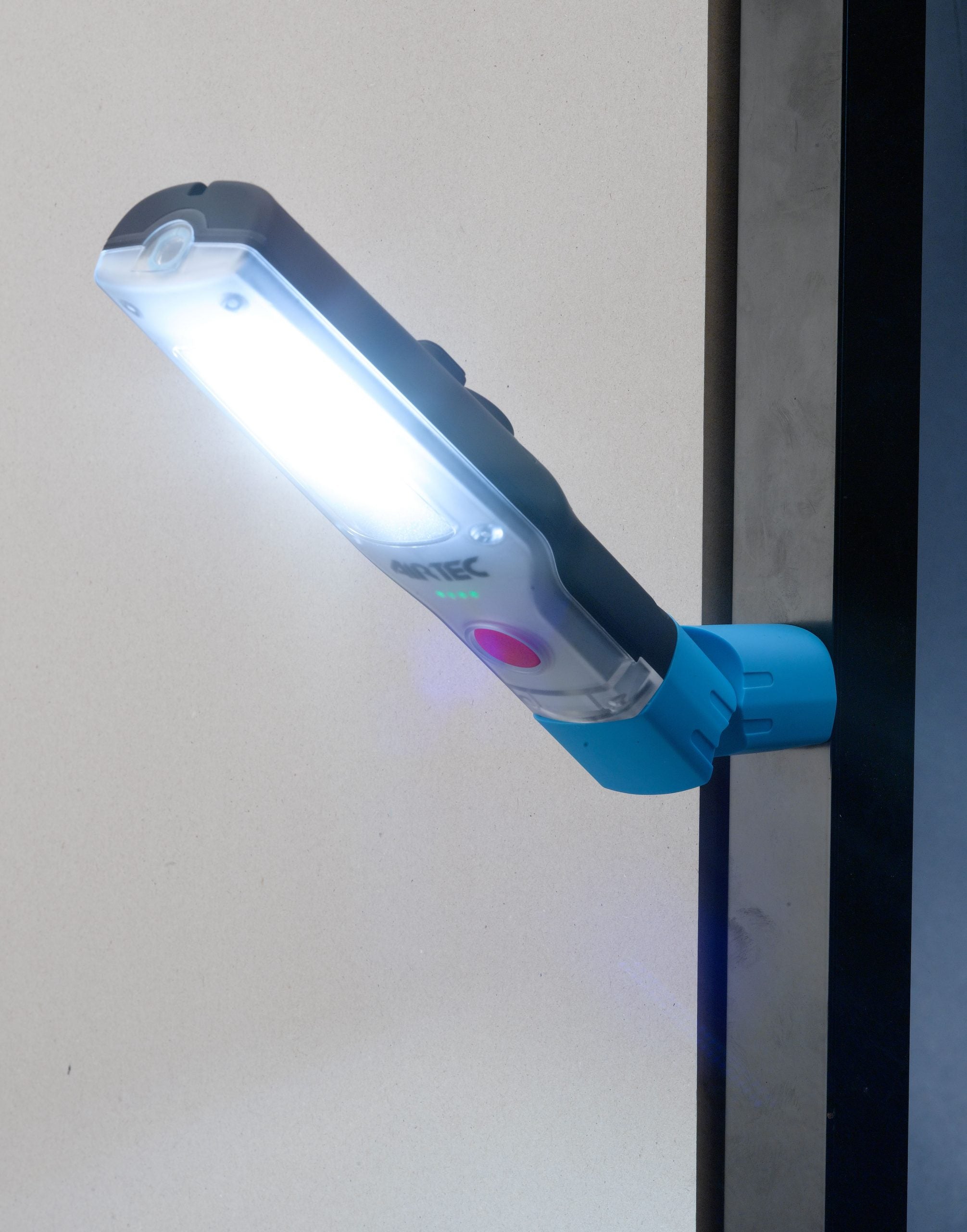 Airtec - Lampada ricaricabile 2000 lumen - Mod. 19407000