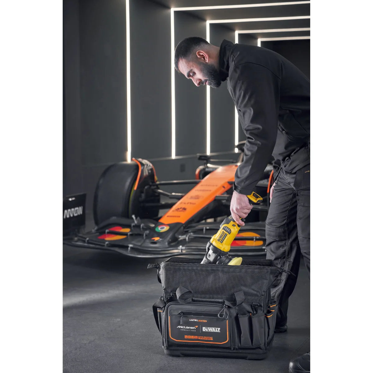 Dewalt DWST60104-9 - Borsa rettangolare porta attrezzi McLaren con tracolla - vuota