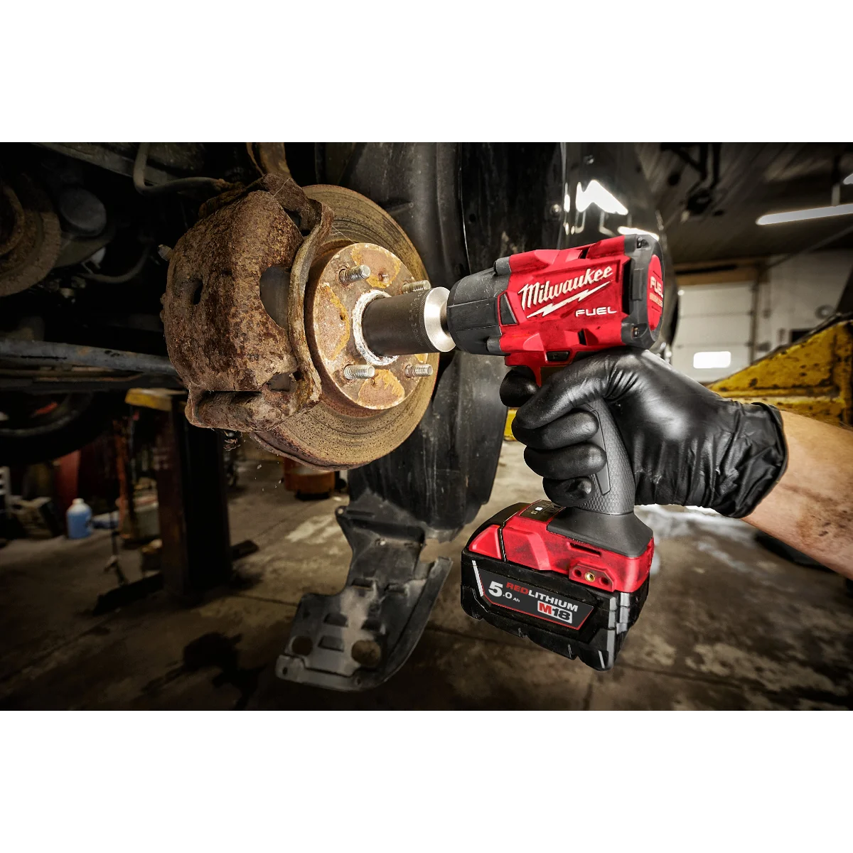 Kit utensili Milwaukee M18 - avvitatore impulsi FMTIW2F12 + smerigliatrice FSAGV125XPDB + 2 batterie 5Ah