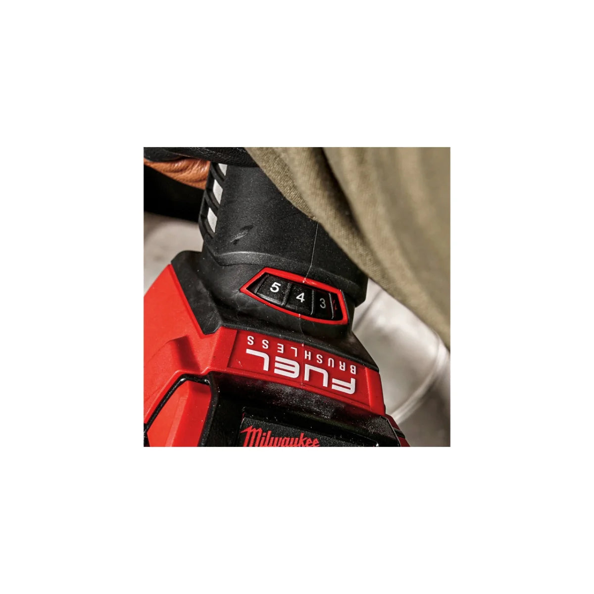 Kit utensili Milwaukee M18 - avvitatore impulsi FMTIW2F12 + smerigliatrice FSAGV125XPDB + 2 batterie 5Ah