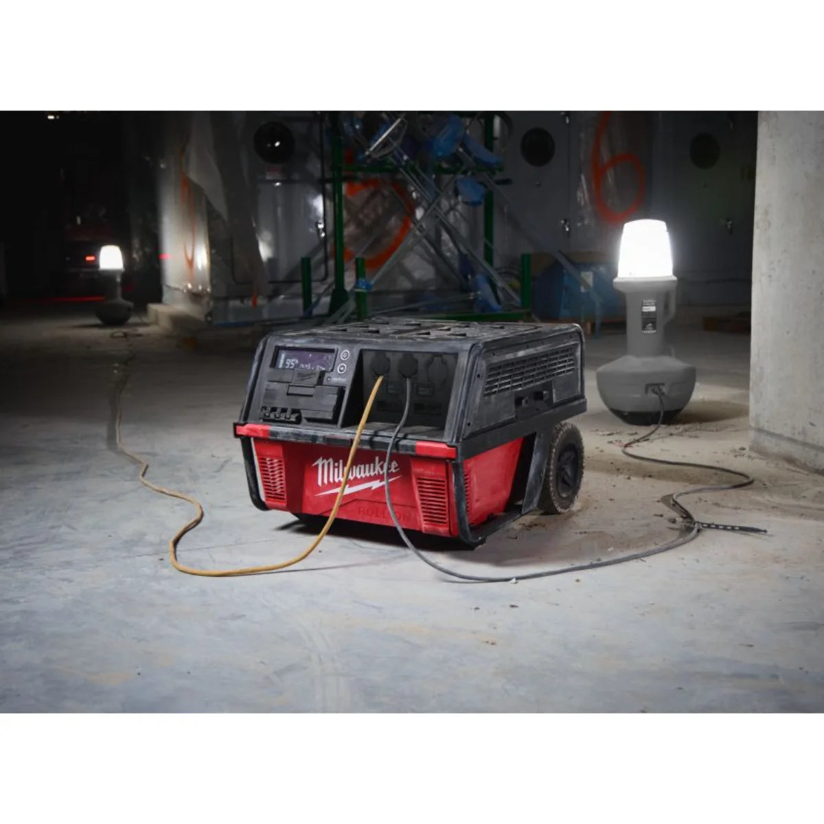 Milwaukee IRPSUOP6000 - Generatore Portatile Packout a batteria 7200 / 3600 W