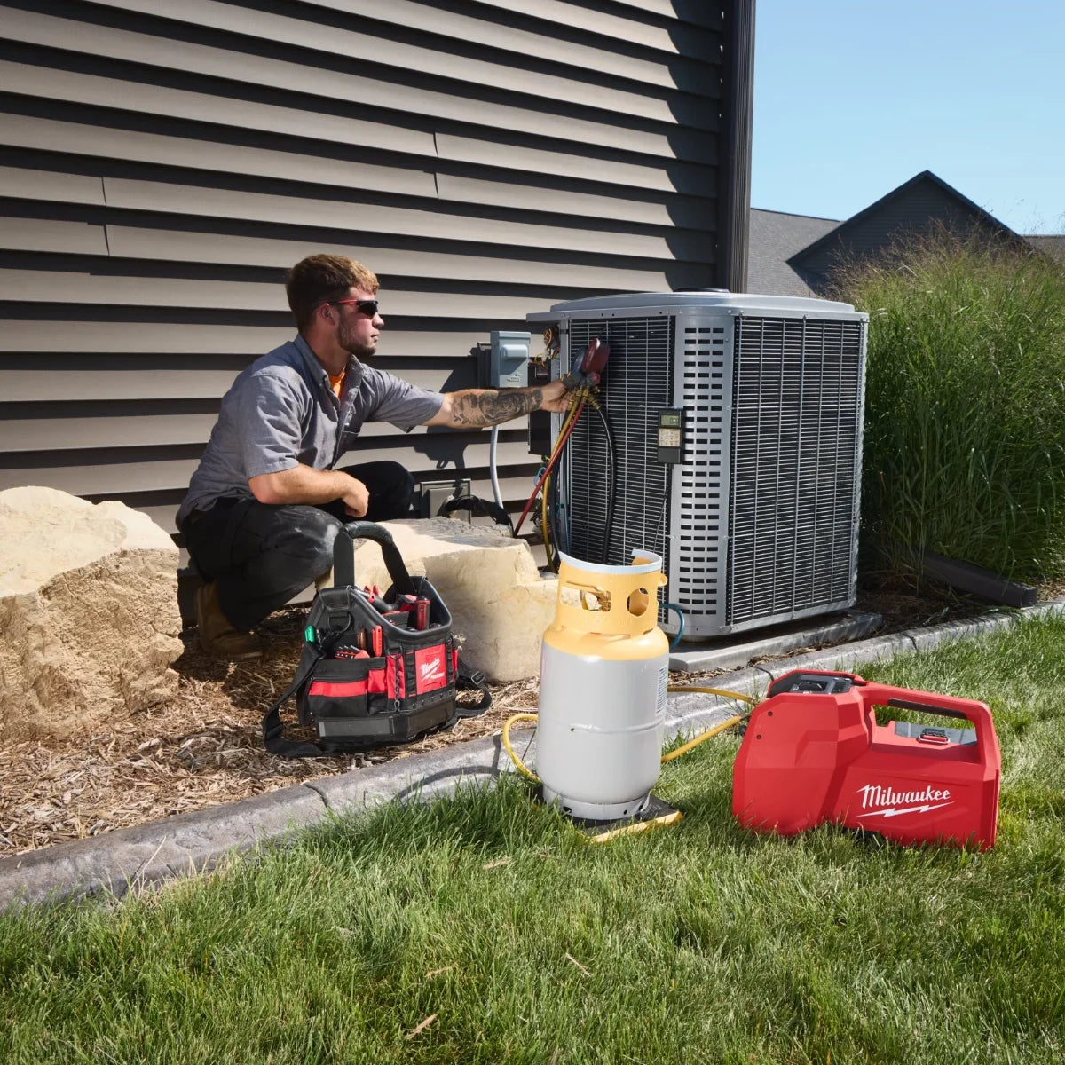 Milwaukee M18 BLRP-121 - Pompa di recupero refrigerante 18V - 1 x 12Ah