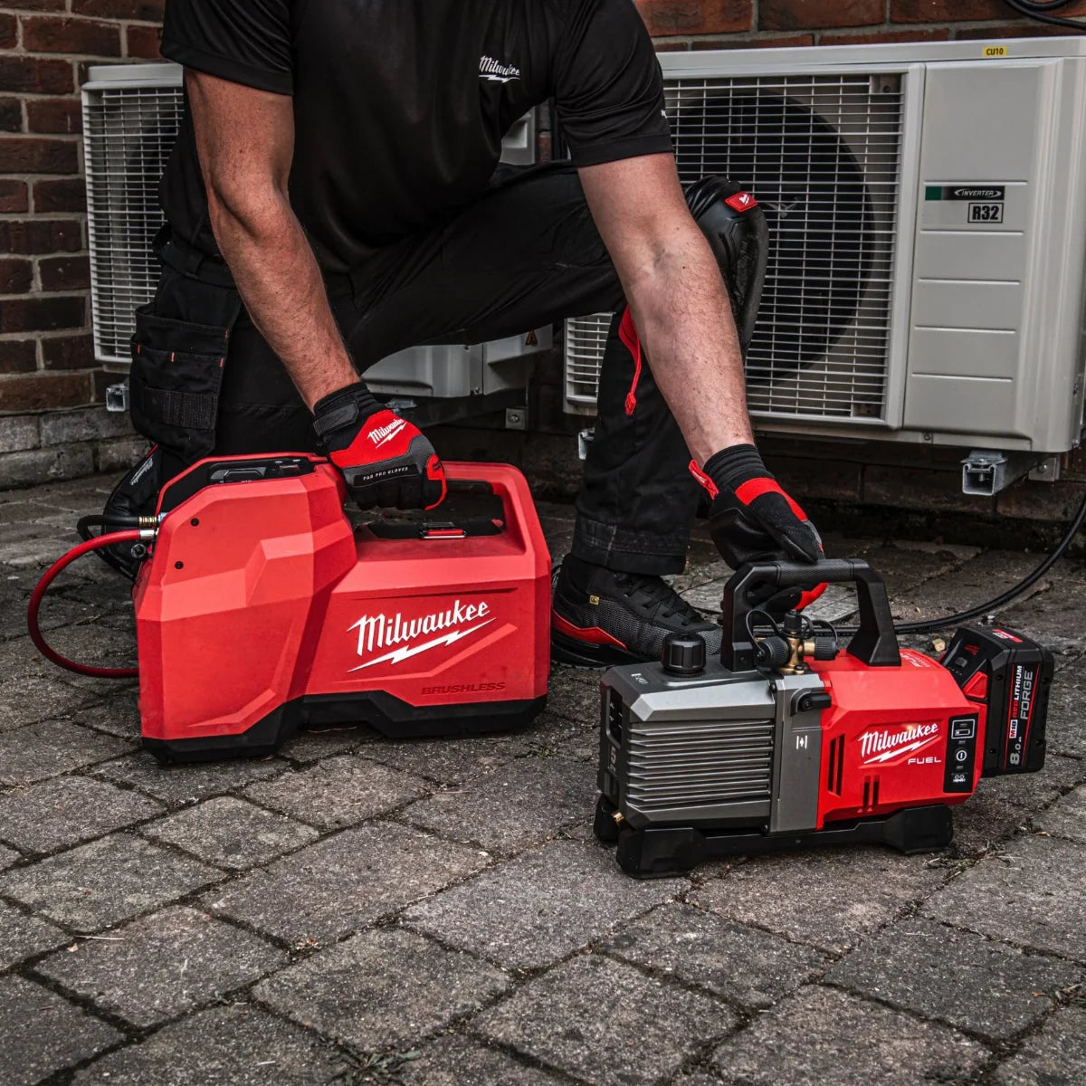 Milwaukee M18 BLRP-121 - Pompa di recupero refrigerante 18V - 1 x 12Ah