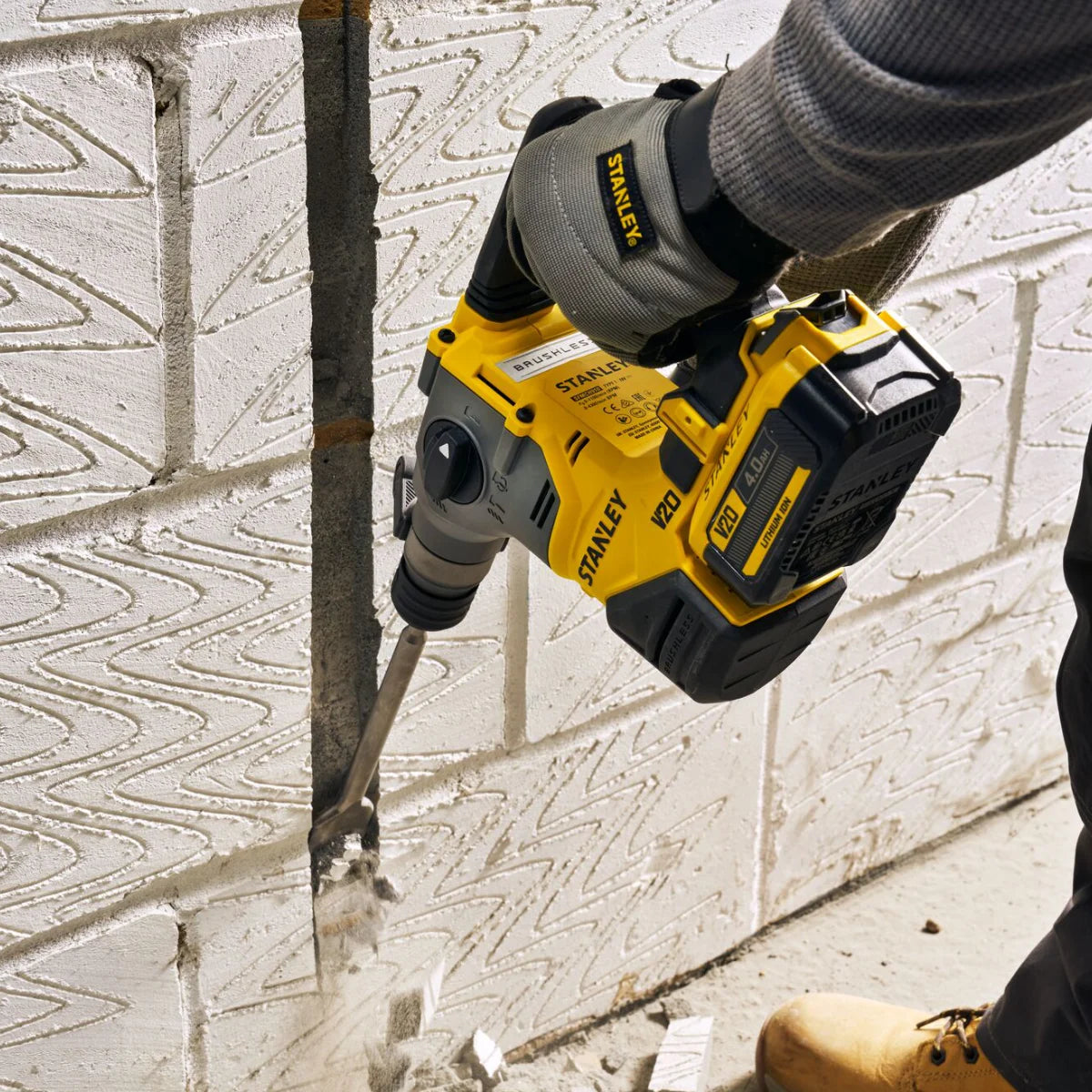STANLEY SFMCH910M2T-IT Martello SDS-Plus compatto V20 -18V - 2.5J 2x4Ah