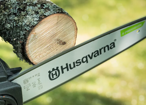 Husqvarna 215i Motosega a batteria 36V - barra 30 cm - 0.9Kw - senza batteria e caricabatterie