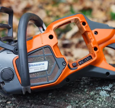 Husqvarna 550i XP Motosega a batteria 36V - barra 45,7 cm - Max 3,2Kw - senza batteria e caricabatterie