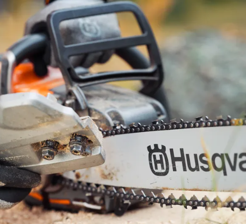 Husqvarna 550i XP Motosega a batteria 36V - barra 45,7 cm - Max 3,2Kw - senza batteria e caricabatterie