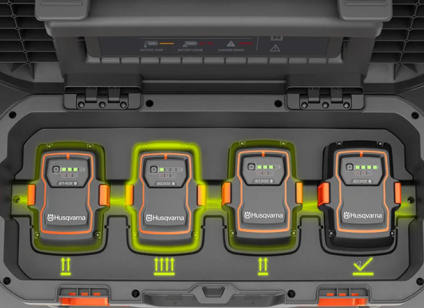 Husqvarna 40-C1000X4 Caricabatterie Multi Charger ad alta potenza per 4 batterie insieme Husqvarna BLi-X da 36 V da 600W a 1000W senza batterie incluse