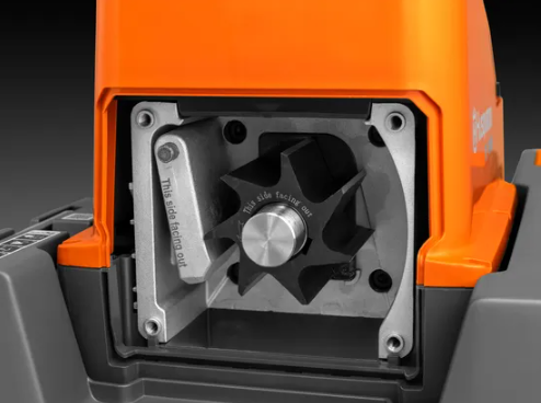 Husqvarna GS 340is Biotrituratore a batteria 36V , rami fino a 40 mm potenza 1400W , 45 litri , solo corpo