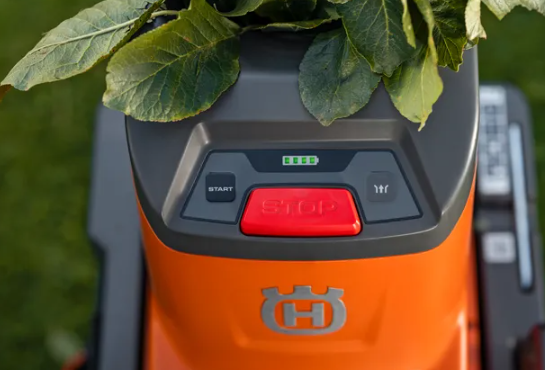 Husqvarna GS 340is Biotrituratore a batteria 36V , rami fino a 40 mm potenza 1400W , 45 litri , solo corpo