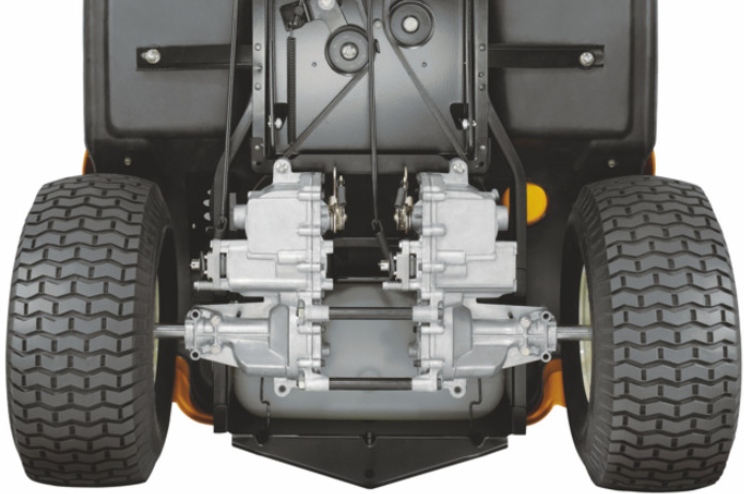 Cub Cadet XZ7 L152i - ULTIMA Rasaerba zero turn a leve , raggio zero per pendenze 46% (25°) , taglio 152 cm , c.c. 747 Trasmissione Doppia Hydro