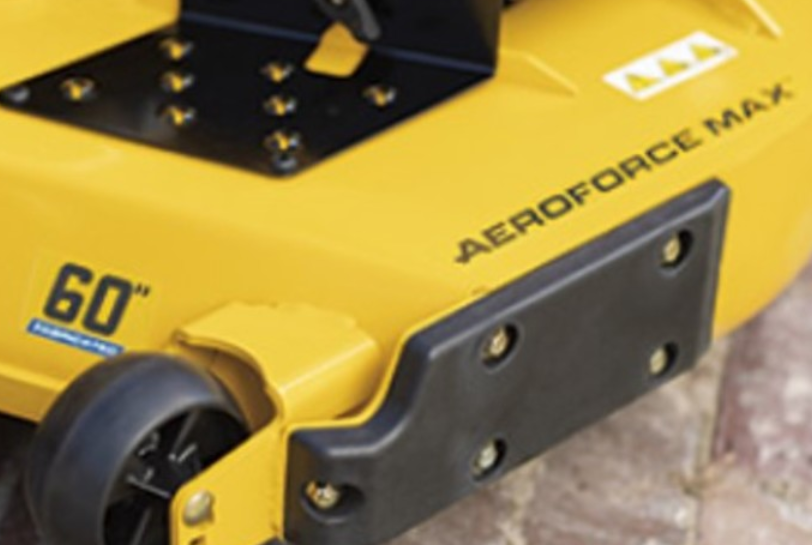 Cub Cadet XZ7 L152i - ULTIMA Rasaerba zero turn a leve , raggio zero per pendenze 46% (25°) , taglio 152 cm , c.c. 747 Trasmissione Doppia Hydro