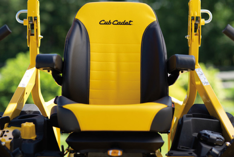 Cub Cadet XZ7 L152i - ULTIMA Rasaerba zero turn a leve , raggio zero per pendenze 46% (25°) , taglio 152 cm , c.c. 747 Trasmissione Doppia Hydro