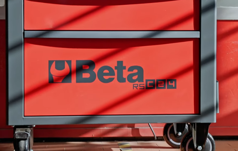 Beta 2400 RSC246-VEM Cassettiera con 81 utensili per la manutenzione dei veicoli ibridi ed elettrici , per elettricisti e elettrotecnici di alto livello