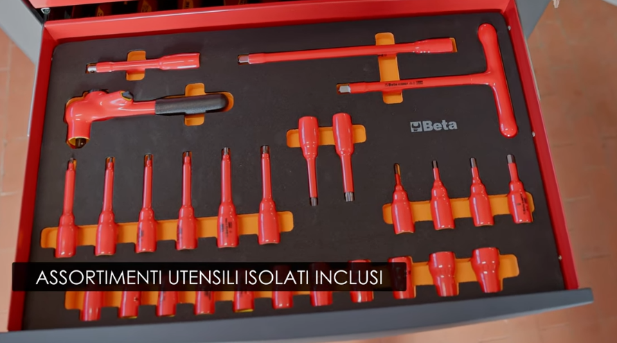 Beta 2400 RSC246-VEM Cassettiera con 81 utensili per la manutenzione dei veicoli ibridi ed elettrici , per elettricisti e elettrotecnici di alto livello