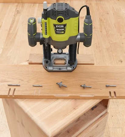 Ryobi RRT1600-K Fresatrice 68mm 1600W , 220V