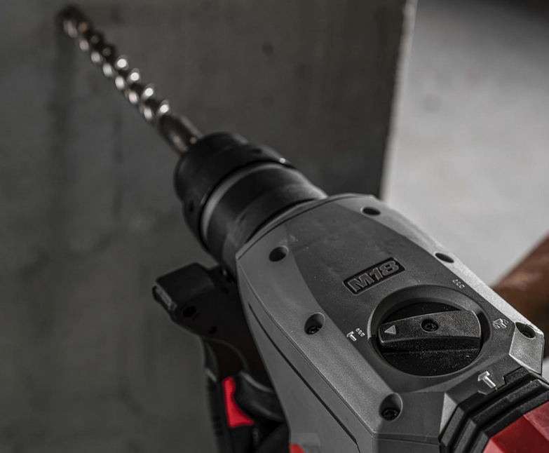 Milwaukee M18 ONEFHP-0X Tassellatore SDS-Plus , fino a 32 mm ad alta potenza 5.0J  FUEL , SOLO CORPO