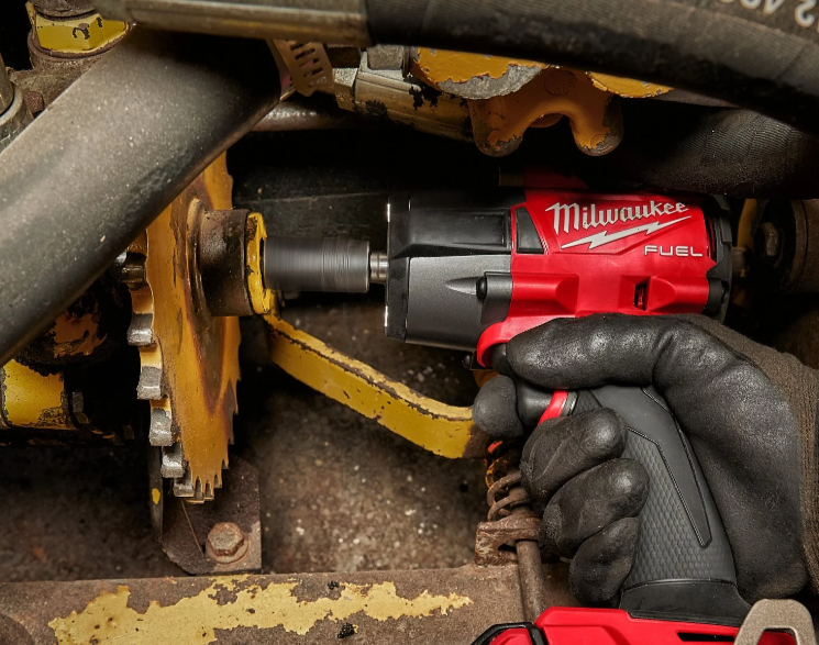 Milwaukee M18 FMTIW2P12-502X Avvitatore ad impulsi 1/2" a media coppia con fermo dei perni max 881 Nm
