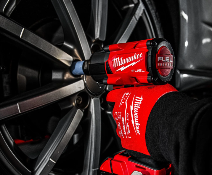 Milwaukee M18 FMTIW2P12-502X Avvitatore ad impulsi 1/2" a media coppia con fermo dei perni max 881 Nm