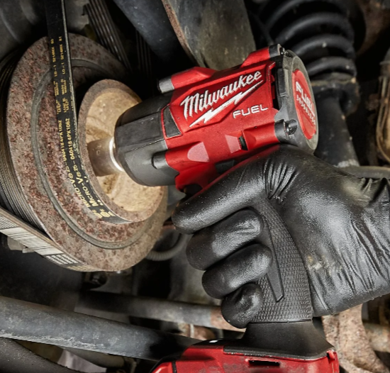 Milwaukee M18 FMTIW2P12-502X Avvitatore ad impulsi 1/2" a media coppia con fermo dei perni max 881 Nm