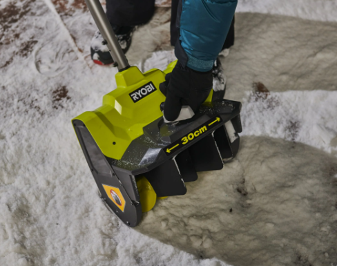 Ryobi RY36ST30B-0 Pala spazzaneve 36V Max Power pulizia 30cm , solo corpo macchina
