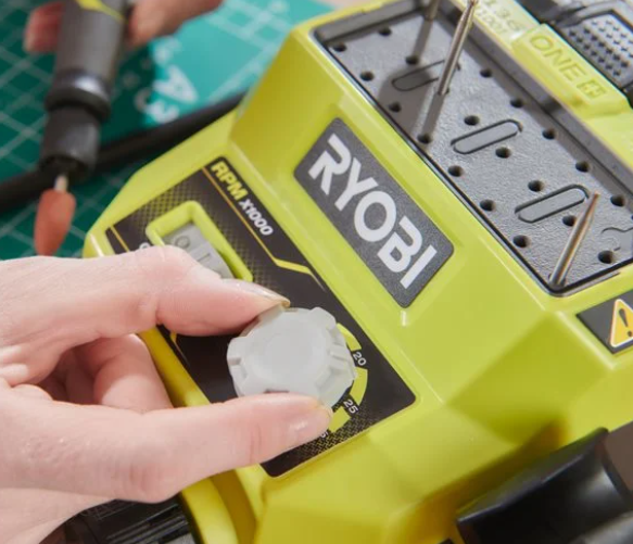 Ryobi RRTS18-0A35 Utensile rotativo multifunzione a batteria 18V con 35 accessori , solo corpo