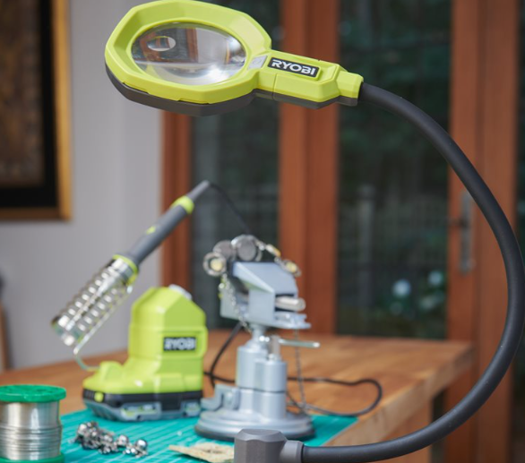Ryobi RML18-0 Lente ingrandimento con luce e pinza 18V , batteria e caricabatterie non inclusi