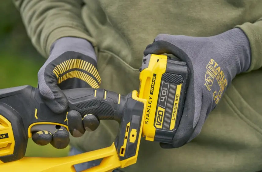 Stanley SFMCHT655M1-QW - Tagliasiepi a batteria 18 V 55 cm, 1 batteria 4,0 Ah