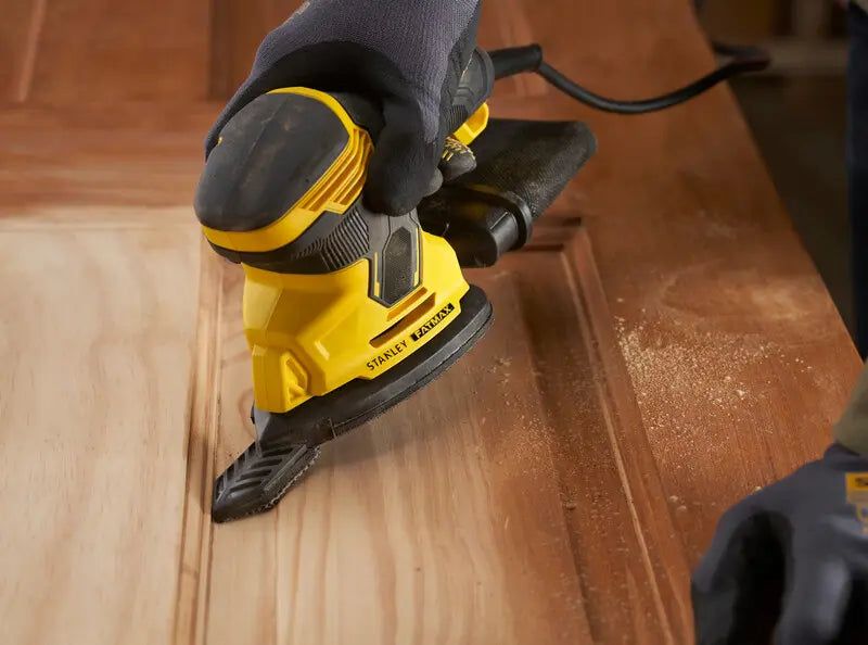 Stanley SFMEW210S-QS – Levigatrice orbitale compatta a delta 210W