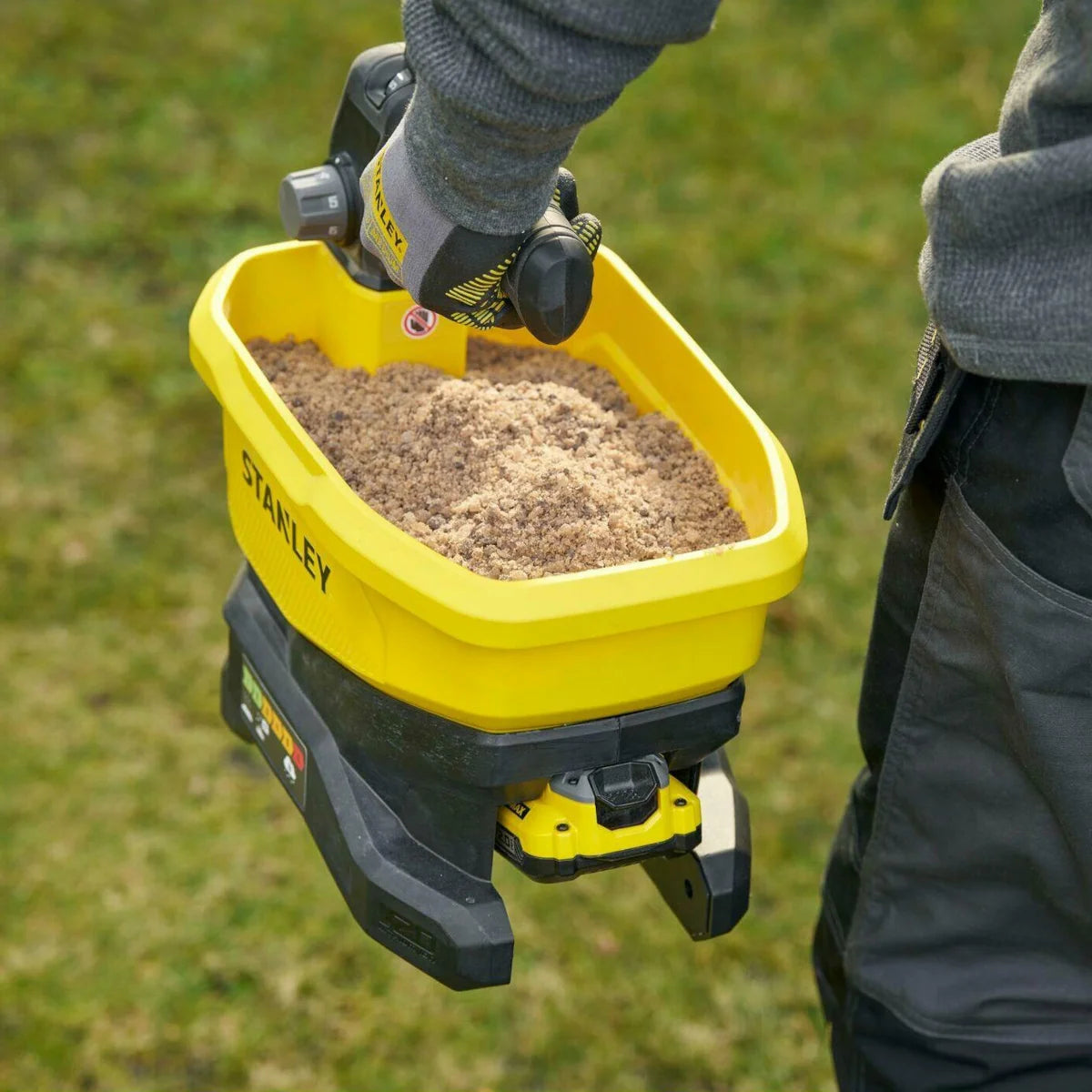 Stanley STCOE300B-XJ Fatmax V20 - Spargitore a batteria 18V Spargisemi Spargisale