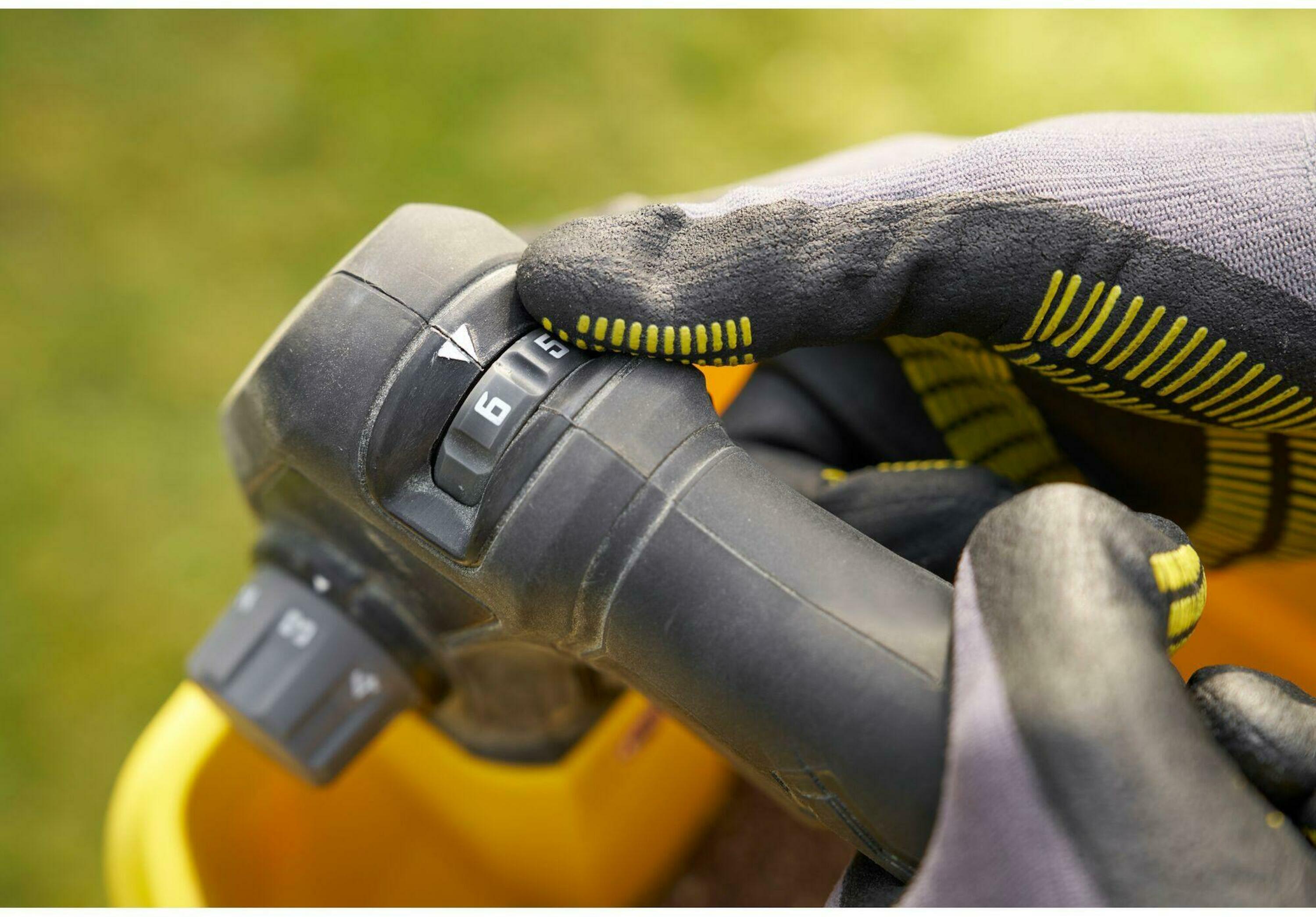Stanley STCOE300B-XJ Fatmax V20 - Spargitore a batteria 18V Spargisemi Spargisale