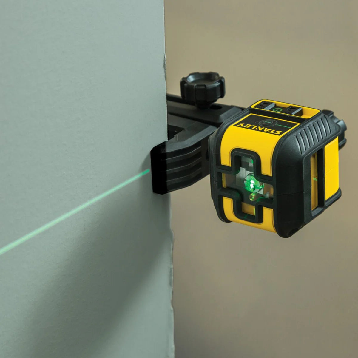 Stanley STHT77592-1 - Livella laser tracciatore CROSS 90 - raggio verde
