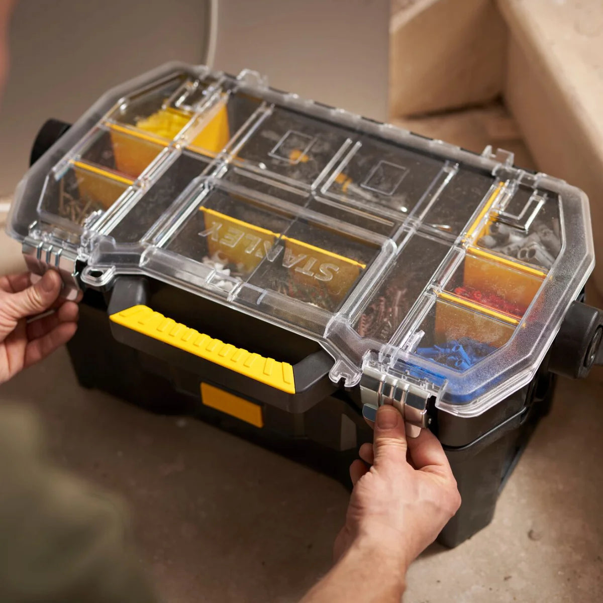 Stanley STST1-70317 - Cassetta Porta Utensili 19 e 24" con Organizer separabile