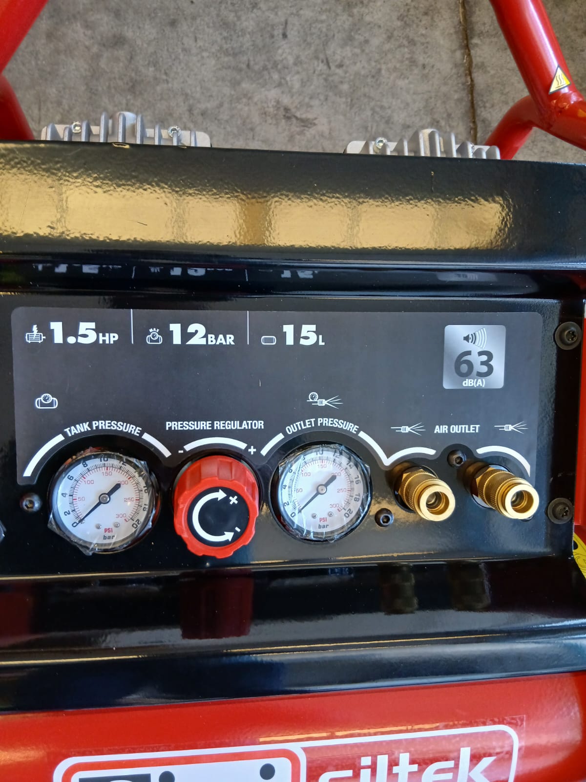 Fini Siltek pro 12 Compressore trolley senza olio silenzioso 63 dB , 12 bar , 220v , 15 litri ideale per professionisti
